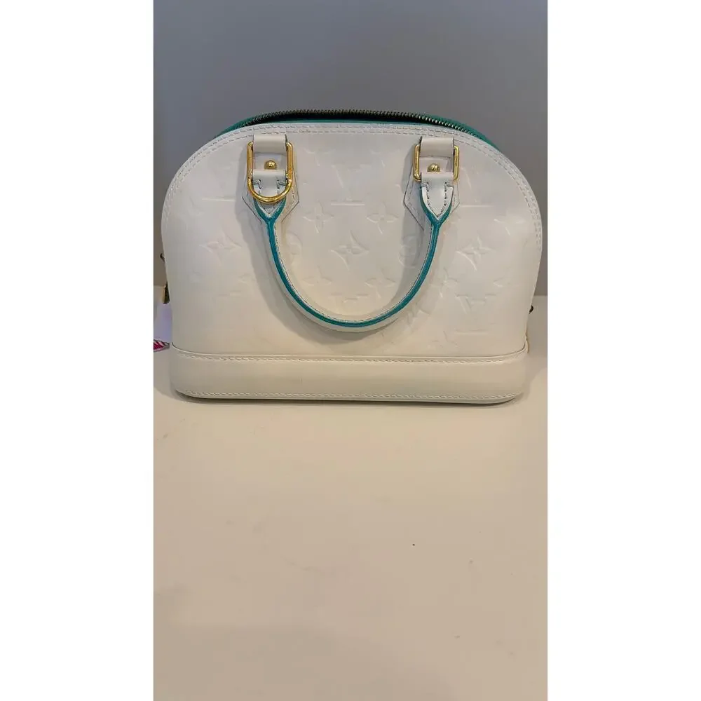 Authentic Louis Vuitton Alma BB - Picture 4 of 9